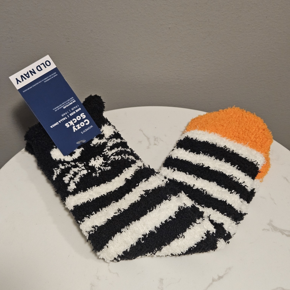 Old Navy Women's Cozy Striped w/ Cat Face Socks Orange Toe